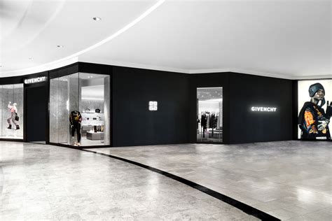 givenchy plaza boutique